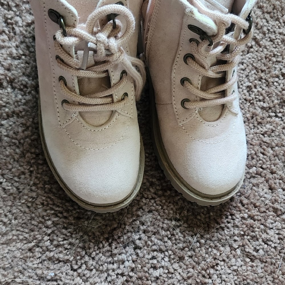 Shoe Set - Picture 4 of 6